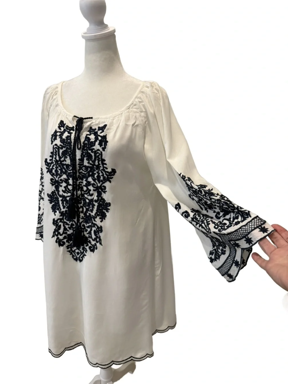C/C Connection Embroidered Tunic Dress. Small